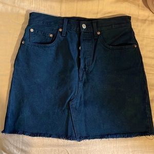 Levi’s Premium black mini skirt size 28